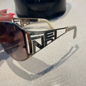 Fendi oversized sunglasses